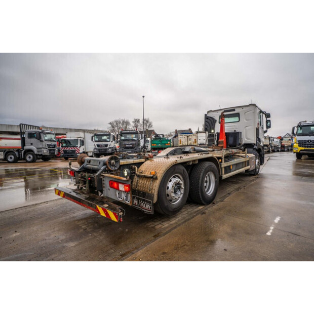 2018 رينو C430-45283404