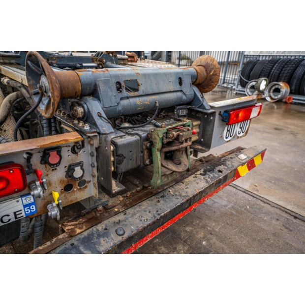 2018 رينو C430-45283407