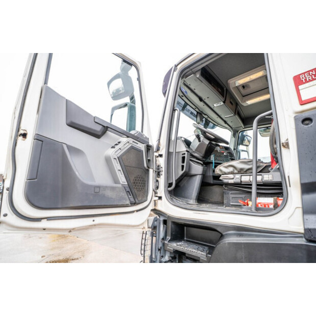 2018 رينو C430-45283408