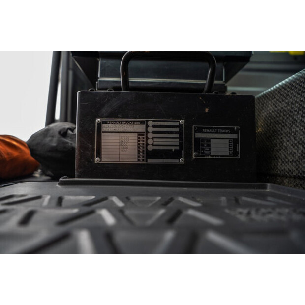 2018 رينو C430-45283413