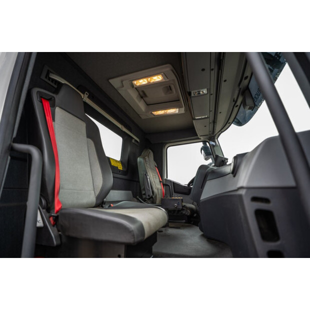 2018 رينو C430-45283414