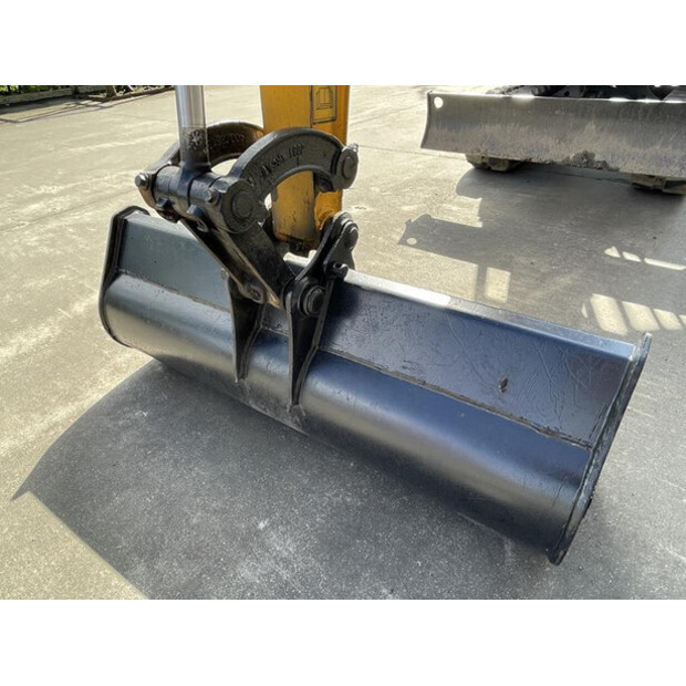 2019 جيه سي بي 15C-1-45284136