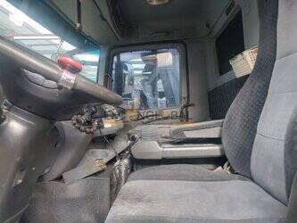 2014-mercedes-benz-3848-1412910-45286433