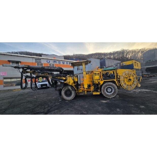 2000 Atlas Copco BOOMER 282-45286659