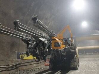 صورة ل جهاز حفر 2007 اطلس كوبكو XE3C