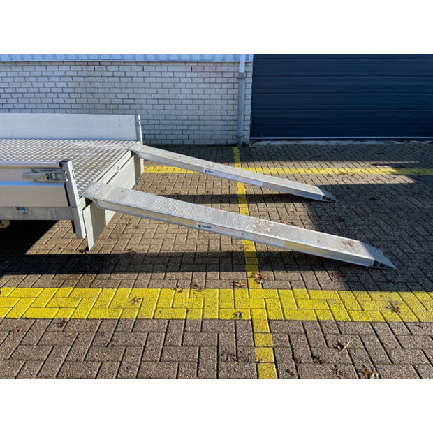 2025 هابرت Azure-45287543