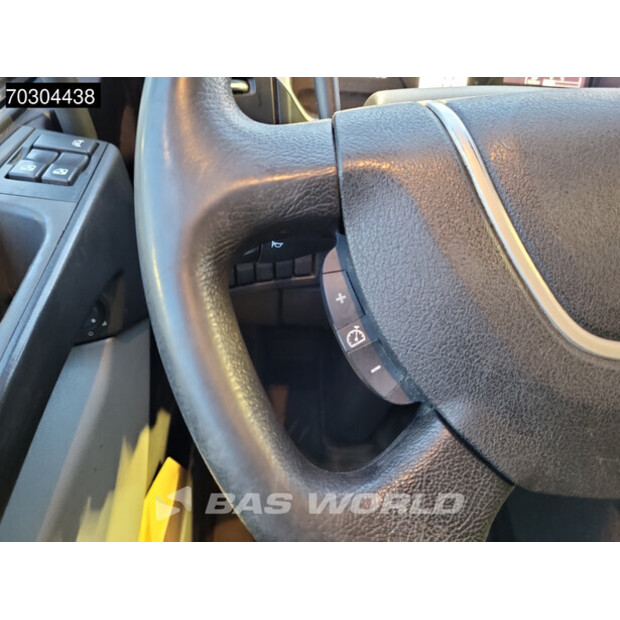 2020 Renault D210-45288271