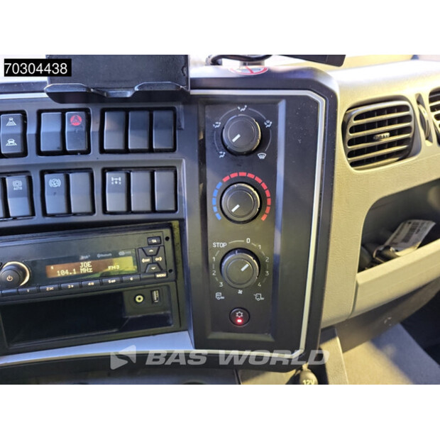 2020 Renault D210-45288273