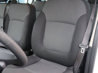 2019-renault-trafic-1413053-45289004