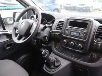 2019-renault-trafic-1413053-45289024