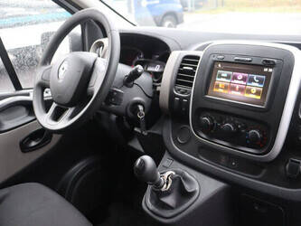 2019-renault-trafic-1413055-45289109