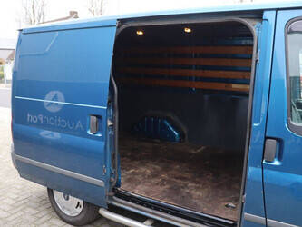 ford-transit-1413056-45289140