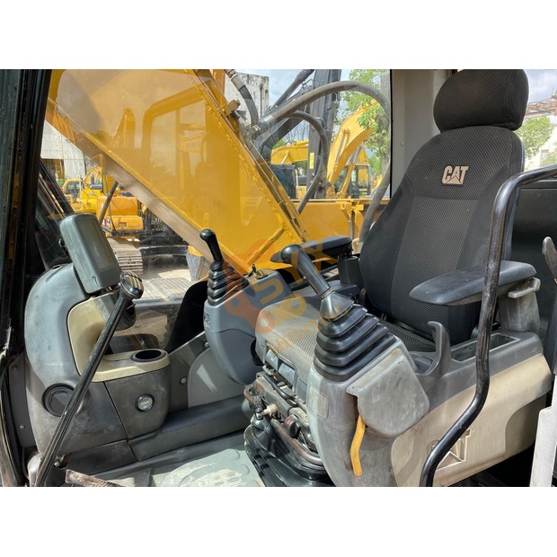 2022 Caterpillar 320D-45302687