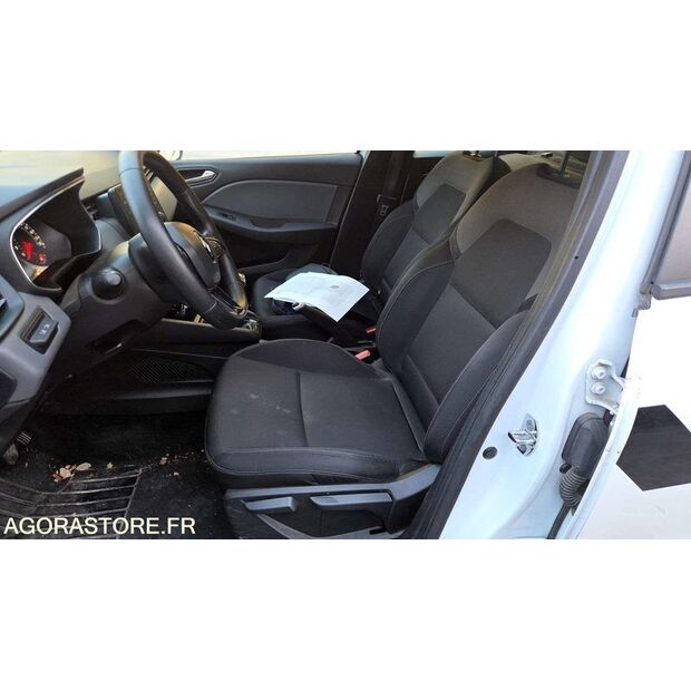 2020 Renault Clio-45303573