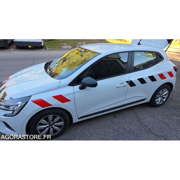 2020 Renault Clio-45303574