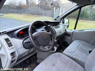 2014-renault-trafic-1413194-45303593
