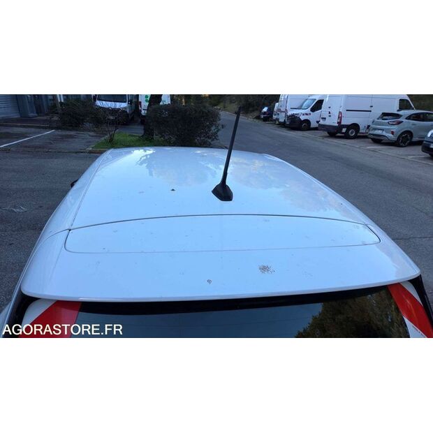 2020 Renault Clio-45303644