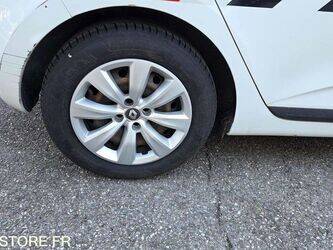 2020-renault-clio-1413200-45303645