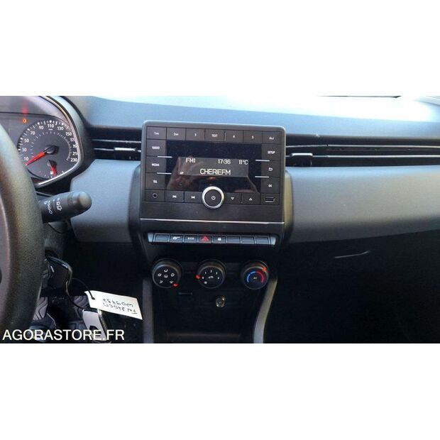 2020 Renault Clio-45303652