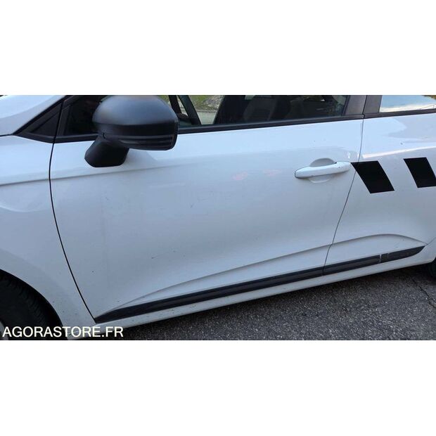 2020 Renault Clio-45303665