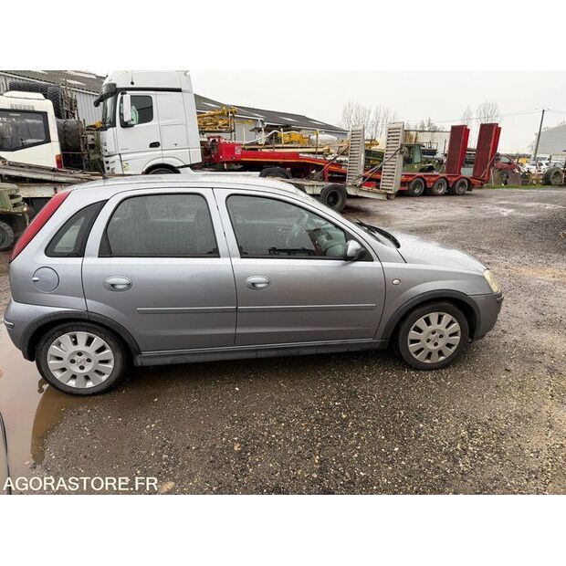 2004 Opel CORSA-45303751