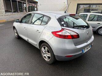 2015-renault-megane-1413206-45303758