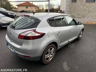 2015-renault-megane-1413206-45303759