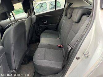 2015-renault-megane-1413206-45303766