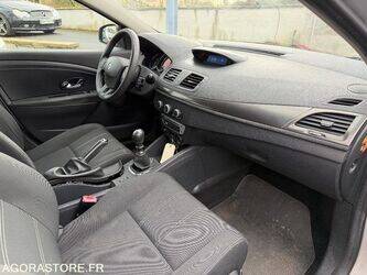 2015-renault-megane-1413206-45303770