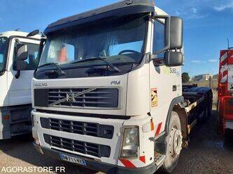 صورة ل شاحنات مع هوك 2008 فولفو FM