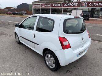 2011-renault-twingo-1413223-45303995