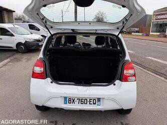 2011-renault-twingo-1413223-45303997