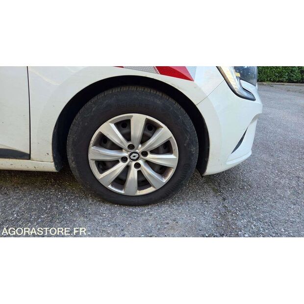 2020 Renault Clio-45304017