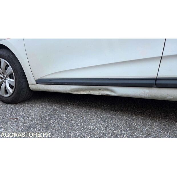 2020 Renault Clio-45304030