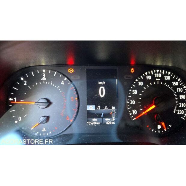 2020 Renault Clio-45304035