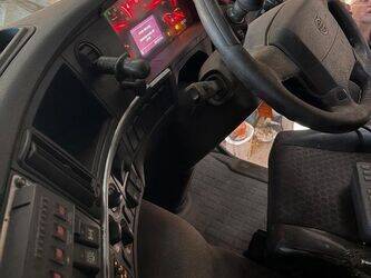 2011-volvo-fmfh-e5-45304072