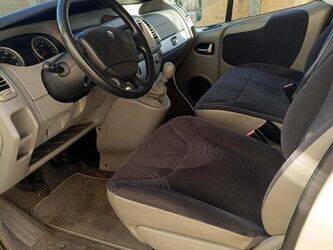 2010-renault-trafic-1412658-45304190