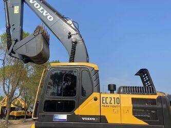 صورة ل حفارات 2022 فولفو EC210