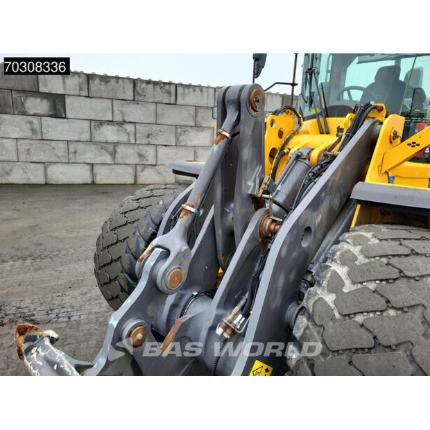 2020 فولفو L120H-45308040