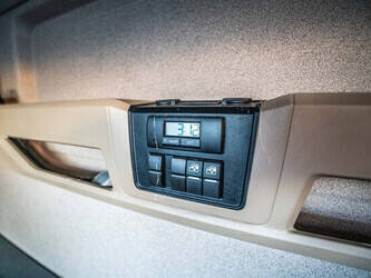 2018-man-tgx-18-500-1413307-45310360