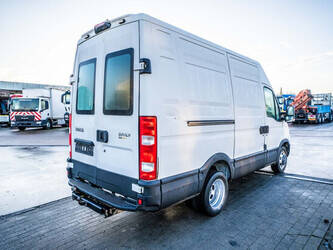 2011-iveco-daily-35c11-1413308-45310366