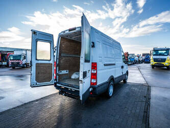 2011-iveco-daily-35c11-1413308-45310370