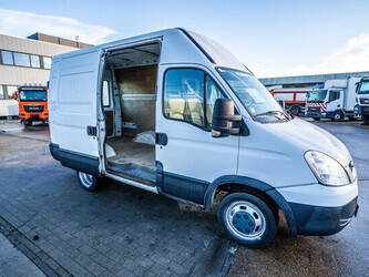 2011-iveco-daily-35c11-1413308-45310374