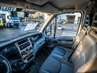 2011-iveco-daily-35c11-1413308-45310379