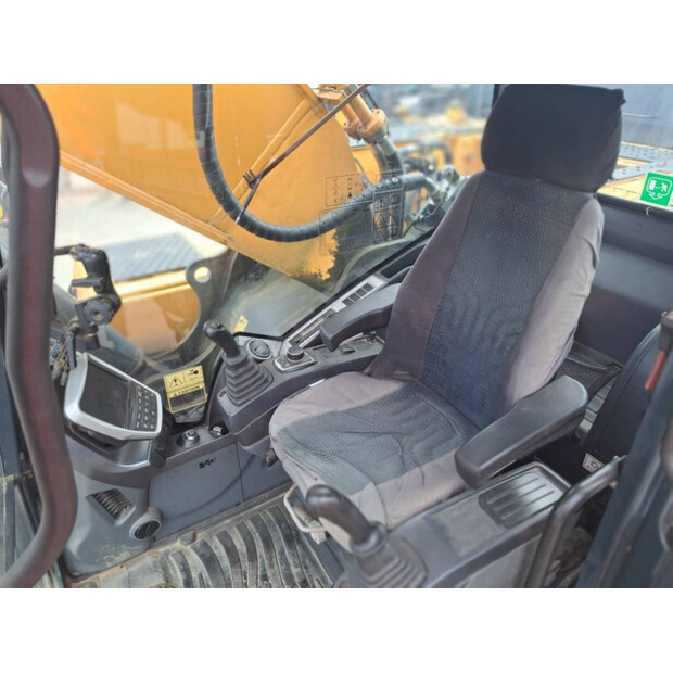 2016 هيونداي HX520L-45310408