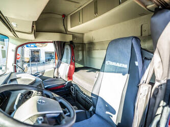 2018-volvo-fh460-1413310-45310423