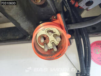 2014-lamberet-sr2l-4t8-tuv-02-26-lifting-axle-flower-width-45311712