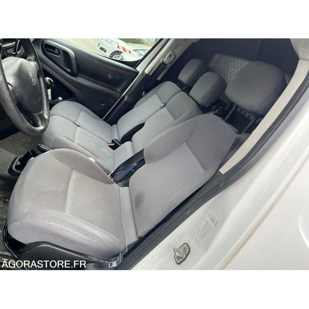 2015 Peugeot PARTNER-45324938