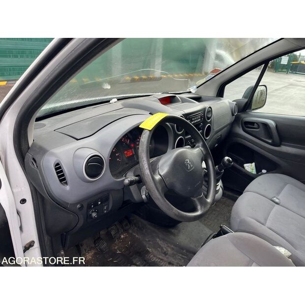 2015 Peugeot PARTNER-45324939