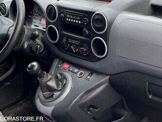 2015-peugeot-partner-1413420-45324945